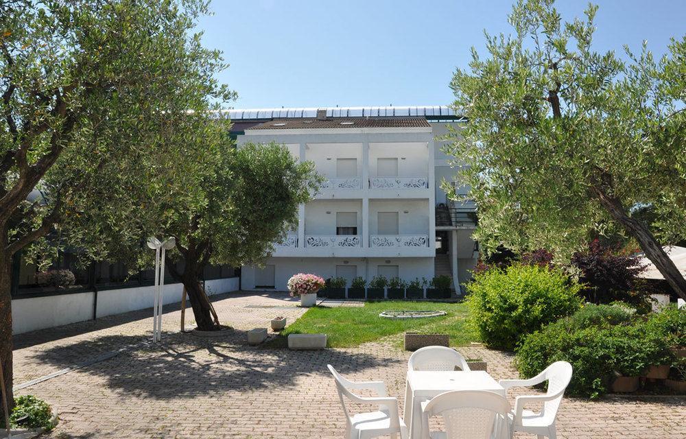 Hotel Eden Park Marina di Montemarciano Exterior foto